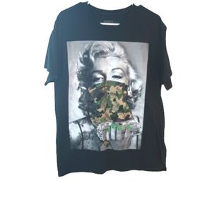 Proper Tees shirt, women's size Large, Marilyn Monroe, 100% cotton.